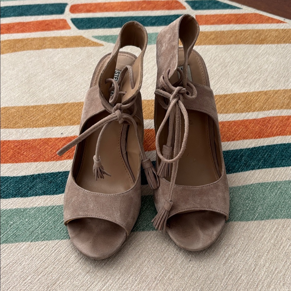 Steve Madden Beige Suede Lace-Up Chunky Heels